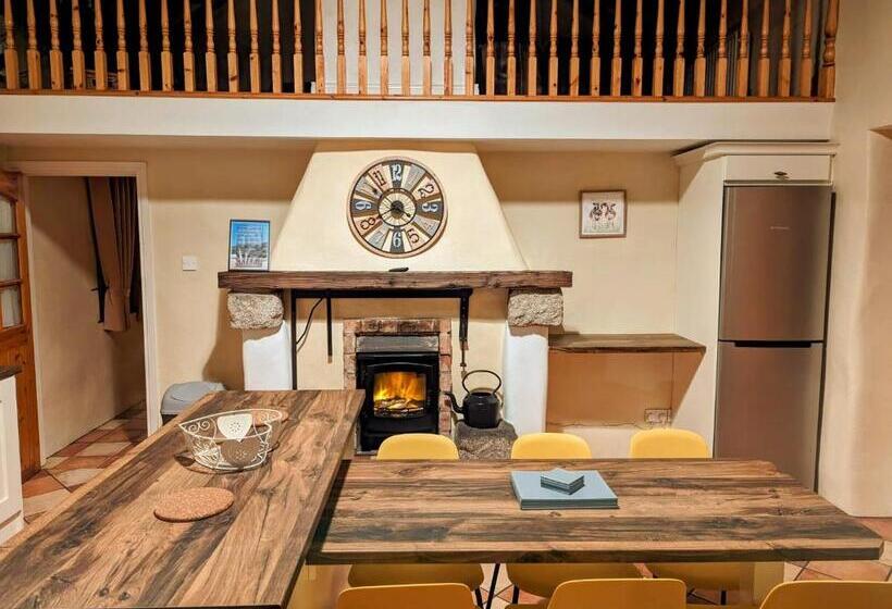 Дом 3 Спальни, Millers Close Holiday Cottages