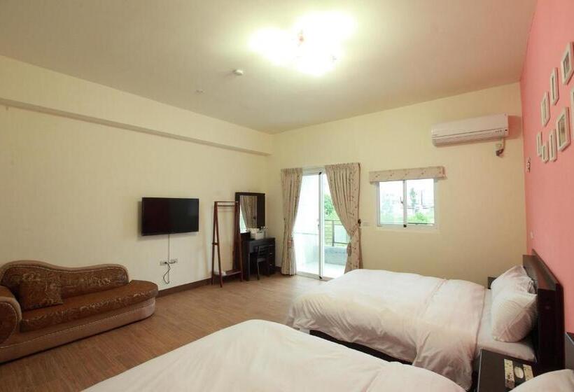 اتاق سوپریور چهار تخته, Dali Moonlight B&b