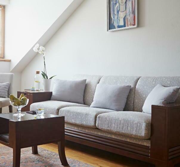Suite, Apartments Almandine