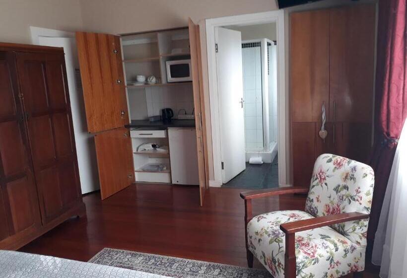 Номер Стандарт, Harewood Lodge