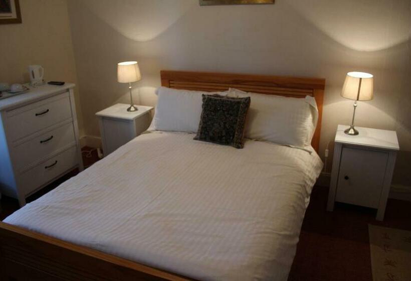 Номер Стандарт, Highland House Callander