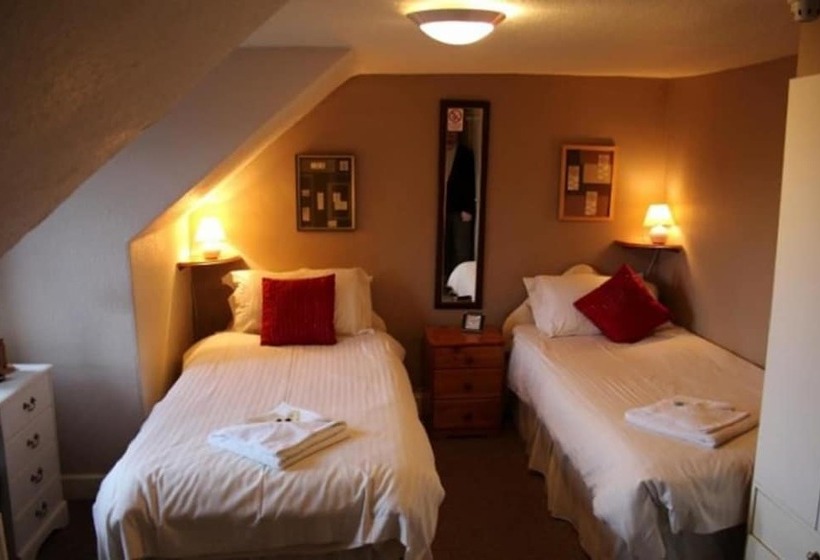 Номер Стандарт, Highland House Callander