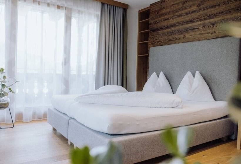 سوییت لوکس, Naturresort Puradies