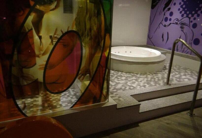 バスタブ付きデラックスルーム, Oh Oriente Hotel   Adults Only