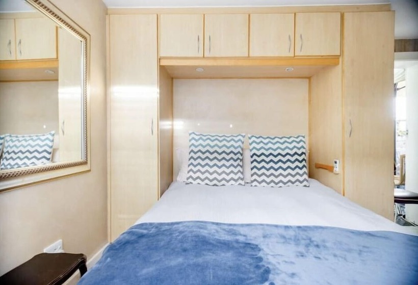 Quarto Estandar, Gordons Guest House