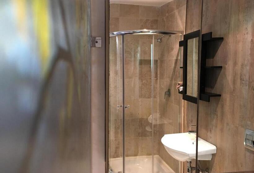Quarto Estandar com Sacada, Gordons Guest House