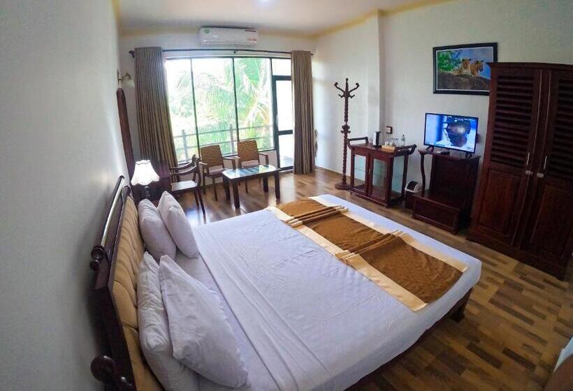 Номер Superior, Centauria City