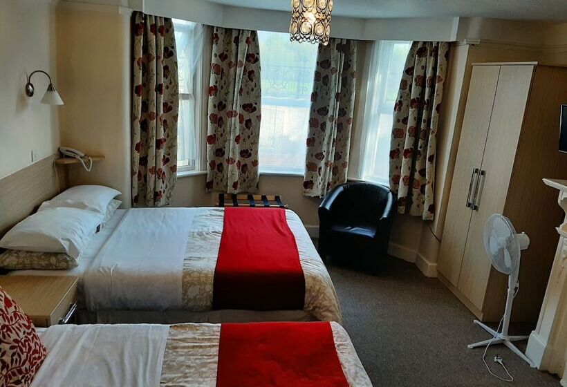 Семейный Номер, The Sportsview Guest House