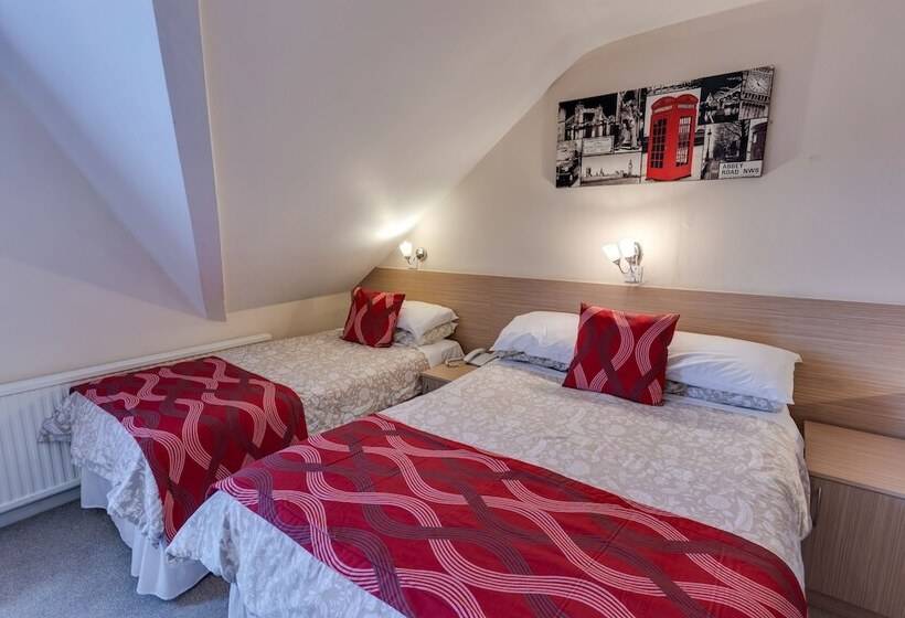 Номер Стандарт Трехместный, The Sportsview Guest House