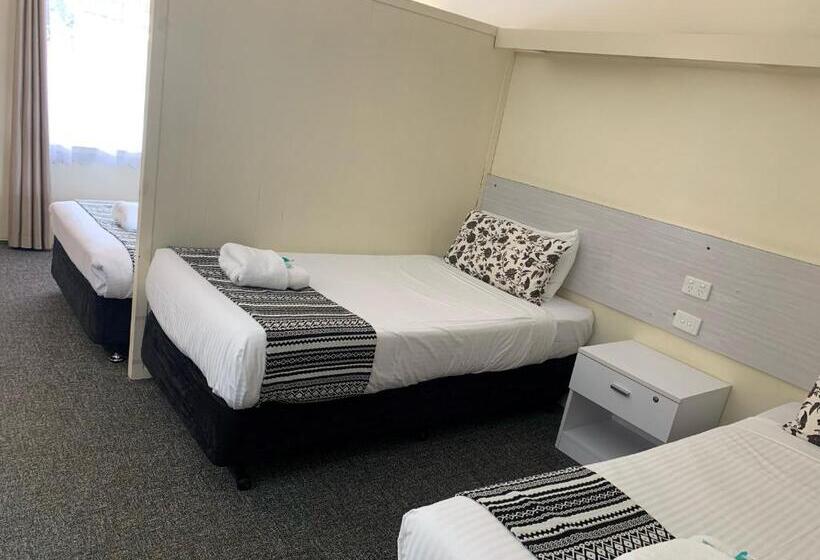 Номер Стандарт Трехместный, Arkana Motel