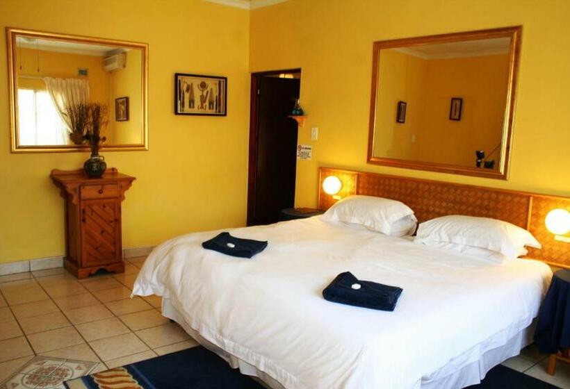Номер Стандарт, Flintstones Guest House Durban