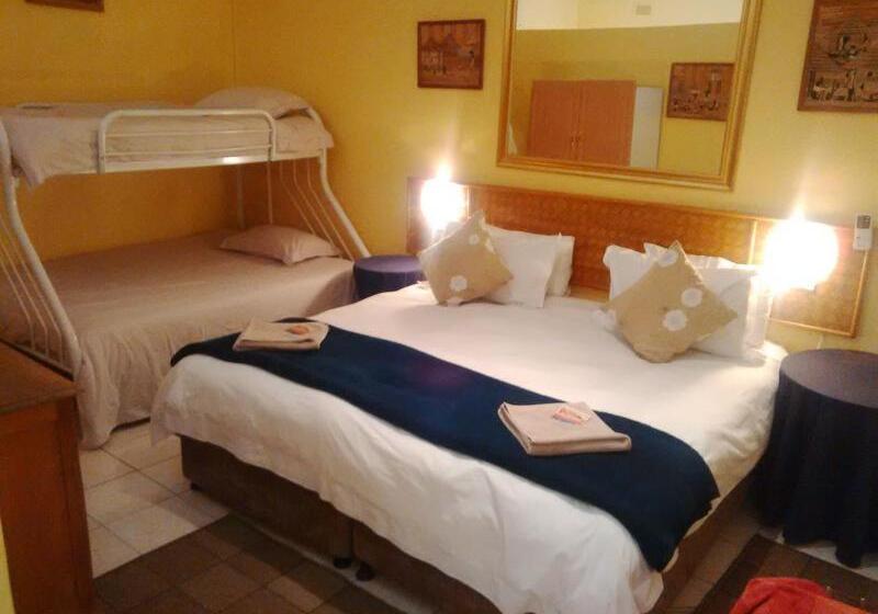 Семейный Номер, Flintstones Guest House Durban