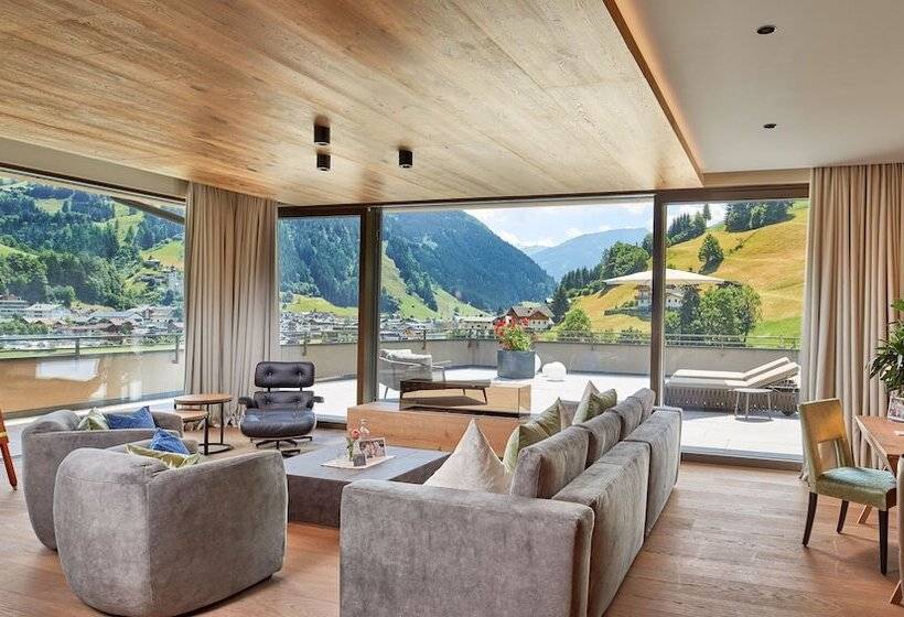 سوییت لوکس, Das Edelweiss  Salzburg Mountain Resort