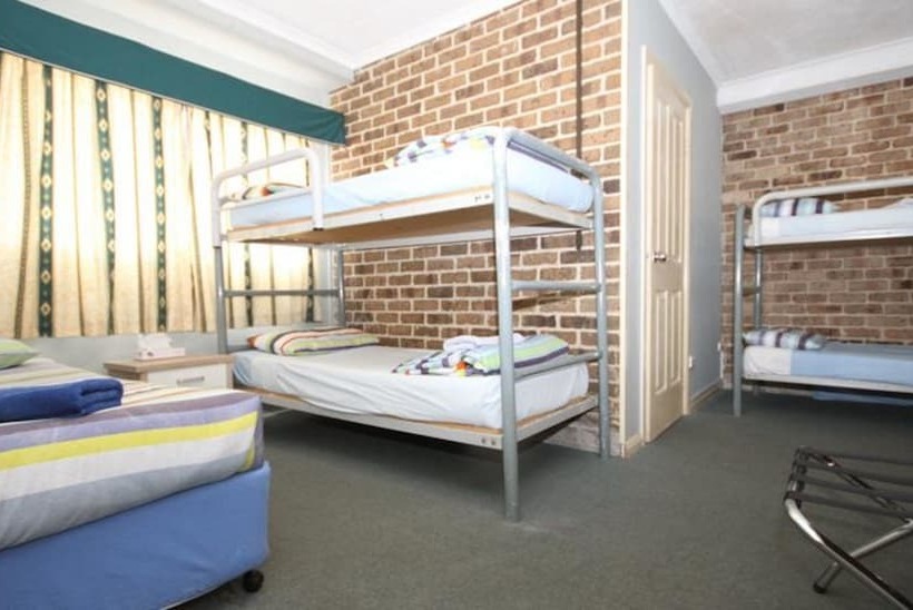 패밀리 룸, Acacia Snowy Motel