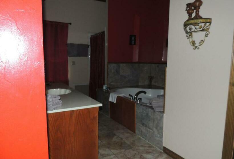 Люкс Deluxe Кровать Кинг, The Whispering Pines Inn