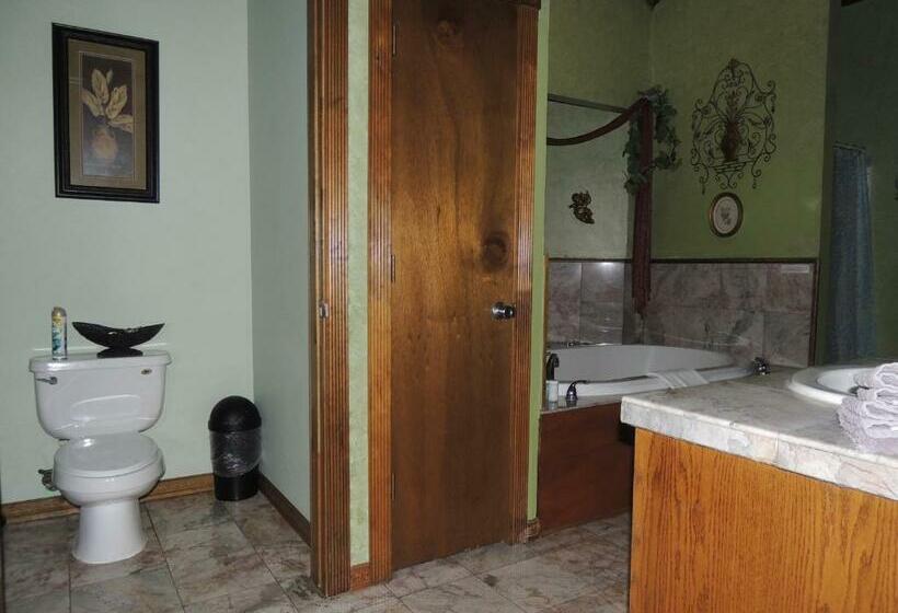 Люкс Deluxe Кровать Кинг, The Whispering Pines Inn