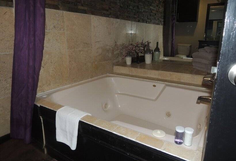 חדר דלוקס, The Whispering Pines Inn