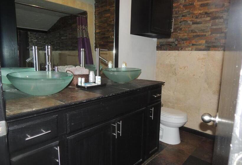 Стандартный Номер Кровать Кинг, The Whispering Pines Inn