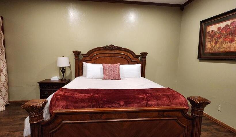 חדר דלוקס, The Whispering Pines Inn