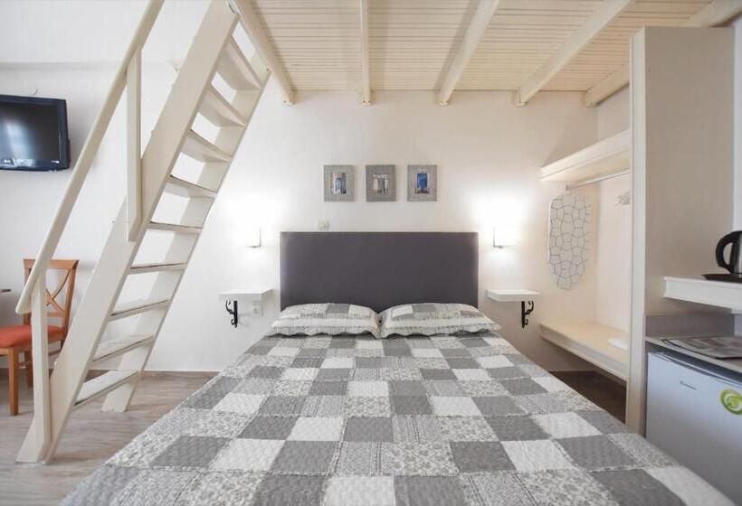 Suite Vue Mer, Rodakas