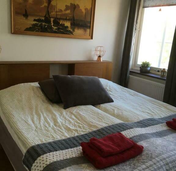 Номер Стандарт Совместная Ванная, Sveriges Minsta Hotell! Hôtel Gruyère