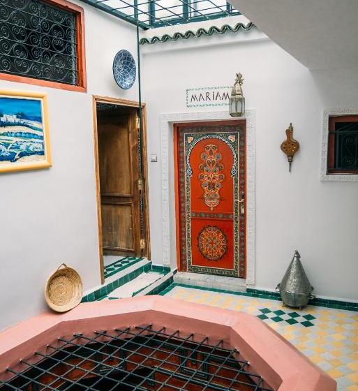 اتاق ساده سه‌ نفره, Dar Chrif Idrissi