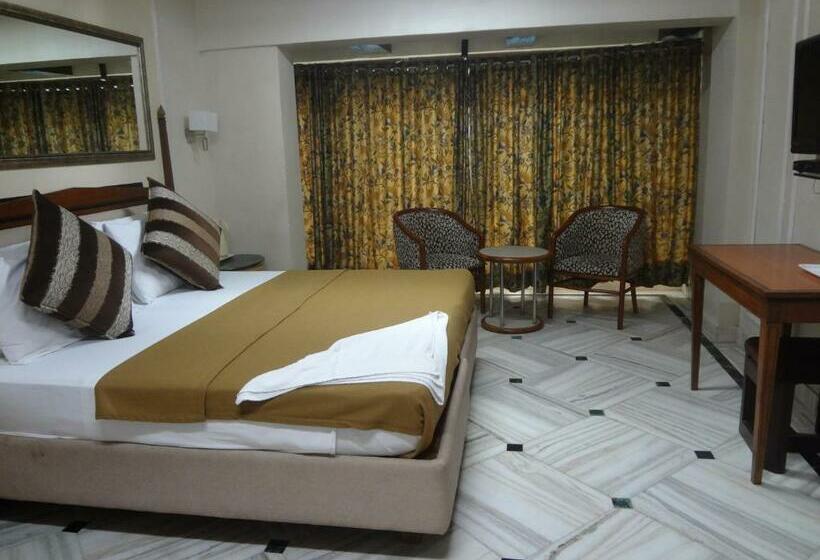 Deluxe Room, Royal Park Hotel Dockyard