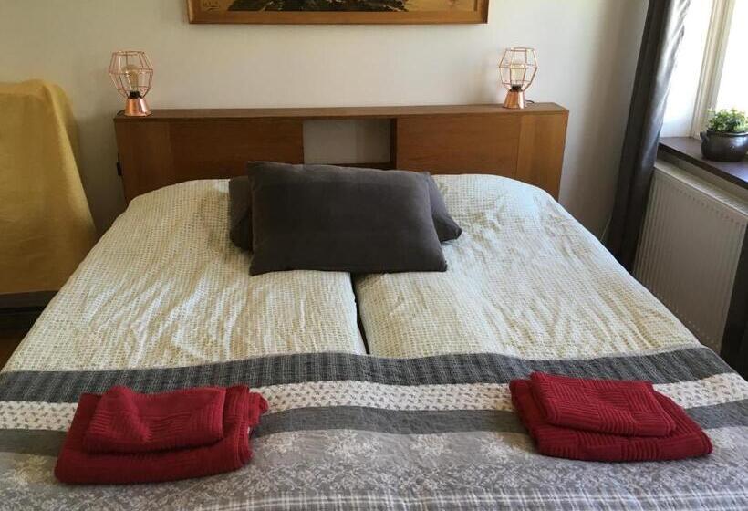 Номер Стандарт Совместная Ванная, Sveriges Minsta Hotell! Hôtel Gruyère