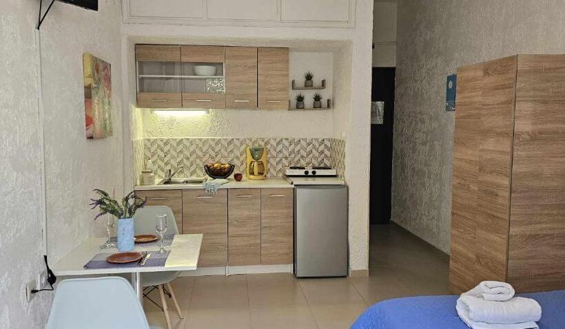 استودیوی استاندارد, Amazona