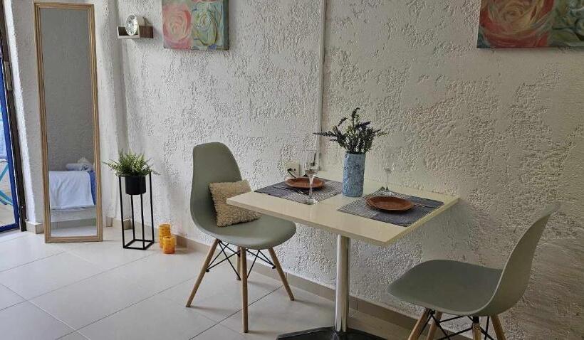 استودیوی استاندارد, Amazona
