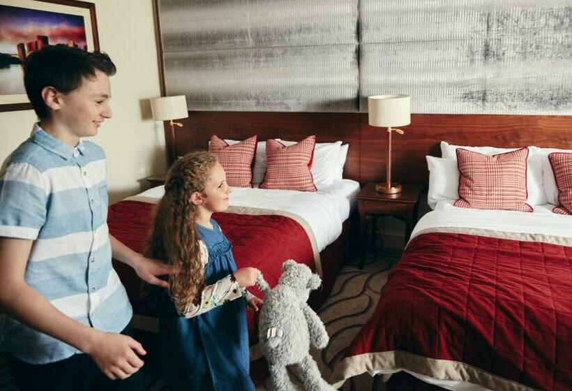 디럭스 패밀리 룸, The Celtic Manor Resort