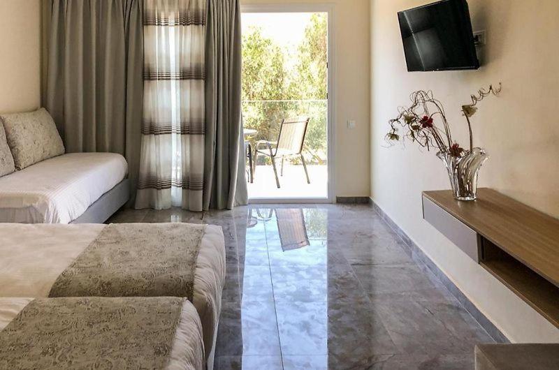 اتاق سوپریور سه تخته, Athina