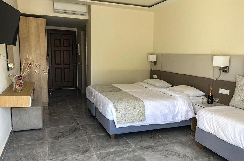 اتاق سه نفره سوپریور با چشم‌انداز دریا, Athina