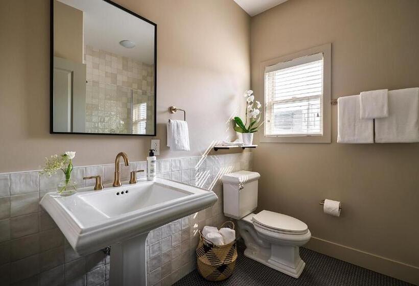 Люкс Кровать Кинг, The Neighborhood Hotel New Buffalo