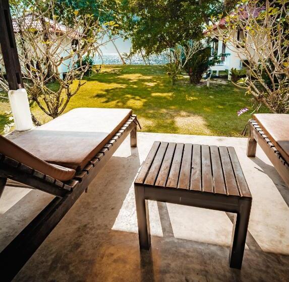 بانگلوی استاندارد با چشم‌انداز دریا, Lazy Day The Resort
