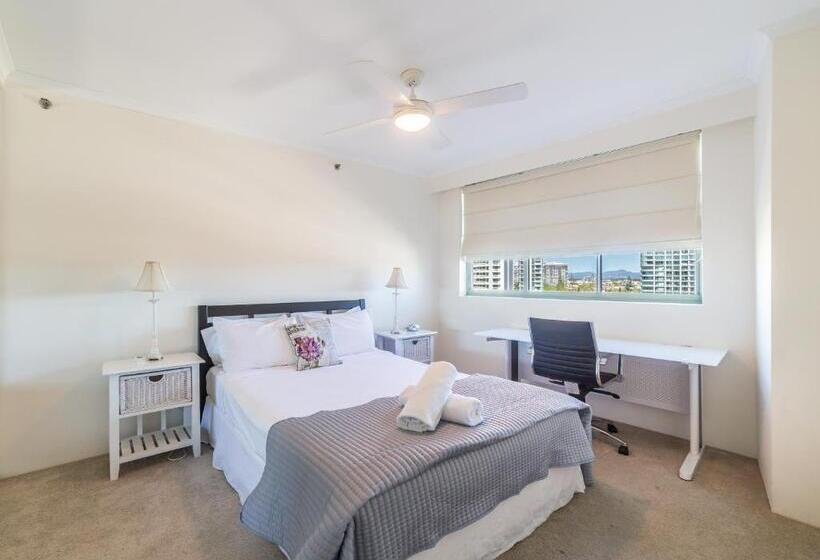 Апартаменты 3 Спальни Вид на Море, The Meriton Apartments On Main Beach