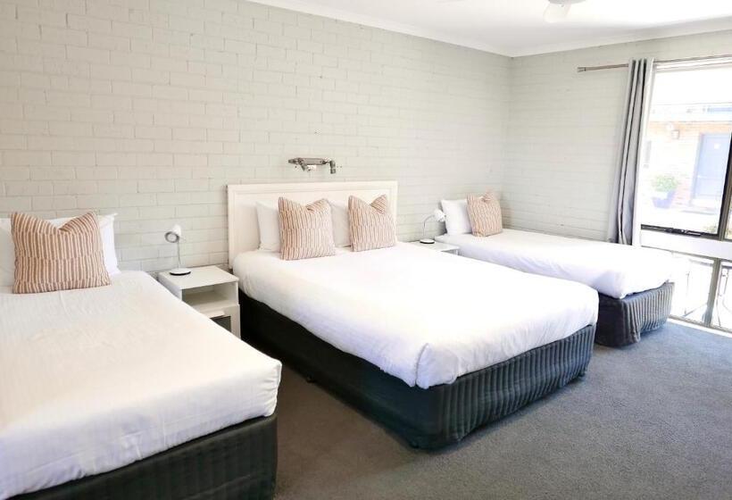 패밀리 룸, Pelican Motor Inn