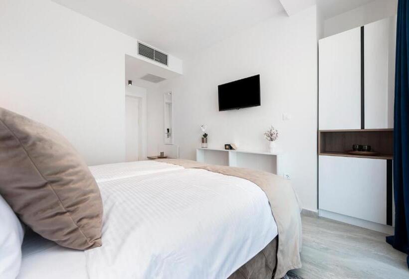 اتاق لوکس با بالکن و چشم‌انداز دریا, Boutique Residence Arion