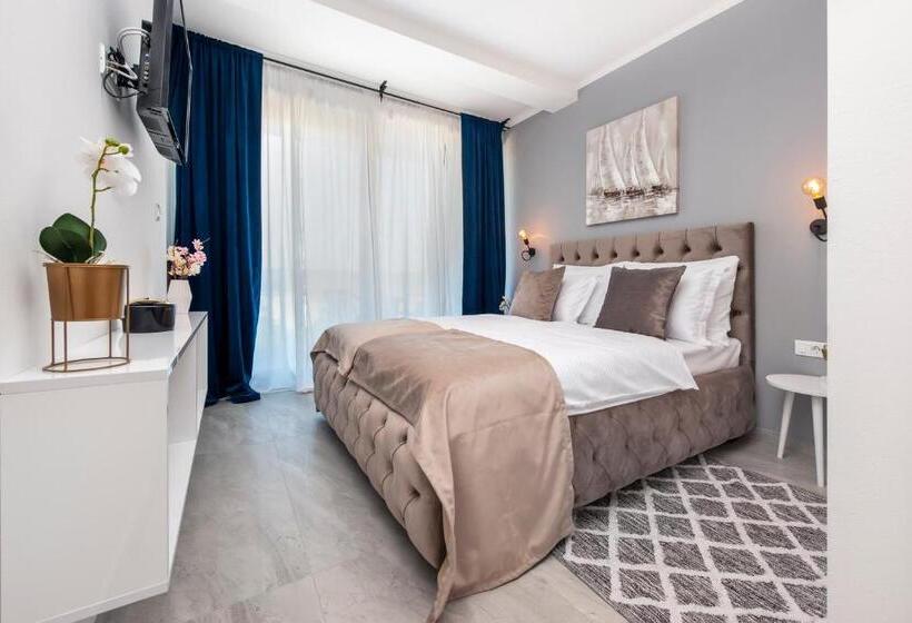 اتاق لوکس با بالکن و چشم‌انداز دریا, Boutique Residence Arion