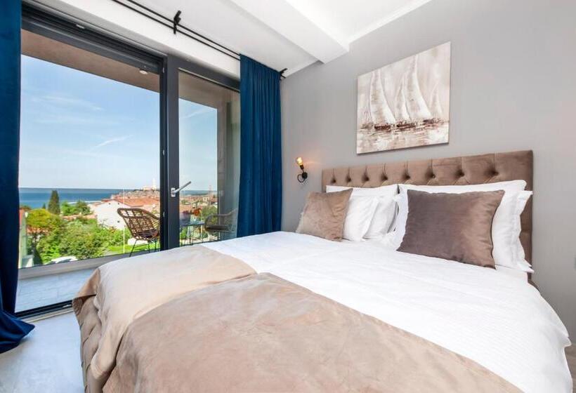 اتاق لوکس با بالکن و چشم‌انداز دریا, Boutique Residence Arion