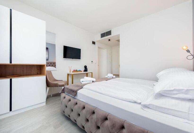 اتاق سوپریور با چشم‌انداز شهر, Boutique Residence Arion