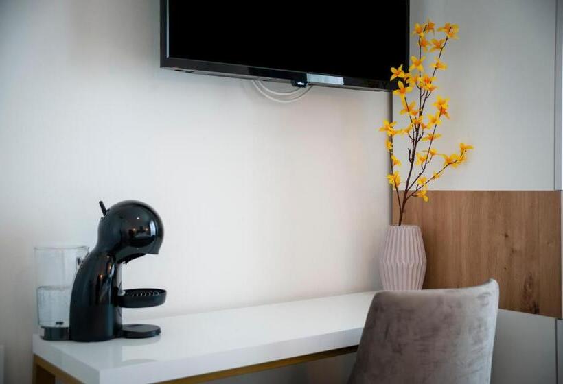 اتاق استاندارد با چشم‌انداز شهر, Boutique Residence Arion