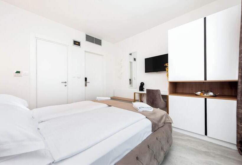 اتاق استاندارد با چشم‌انداز شهر, Boutique Residence Arion