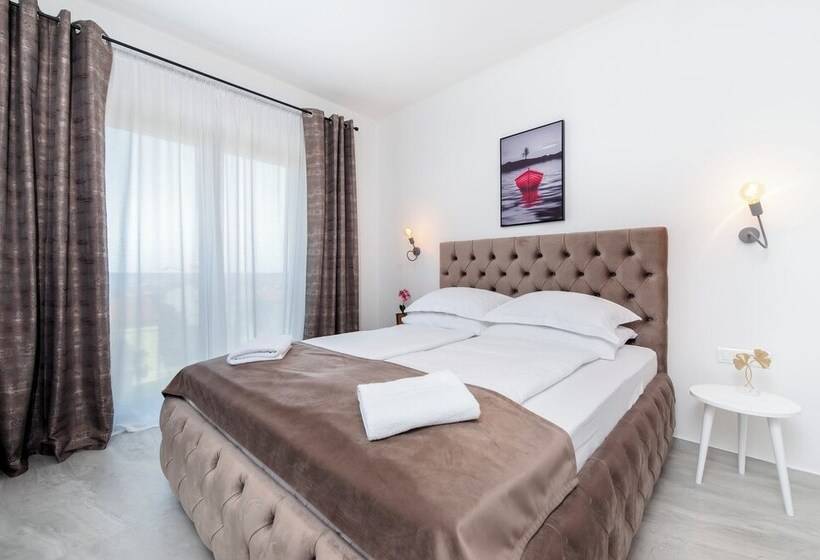اتاق لوکس با چشم‌انداز دریا, Boutique Residence Arion