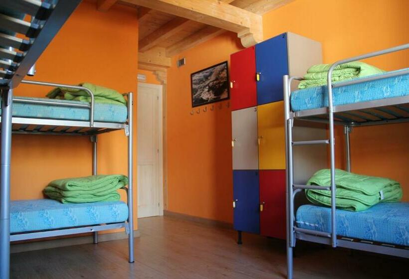 Кровать в Общей Комнате, Hostel Curavacas