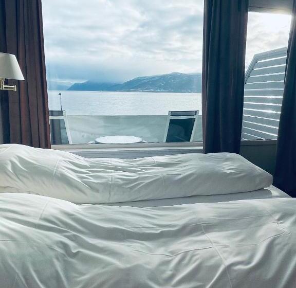 اتاق استاندارد با چشم‌انداز دریا, Balestrand