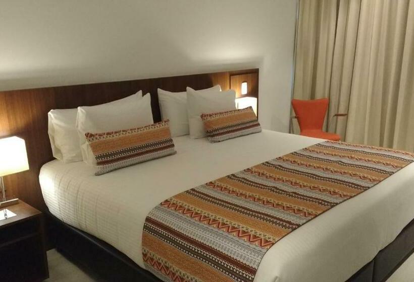 带大床的套房, Best Western Plus Santa Marta