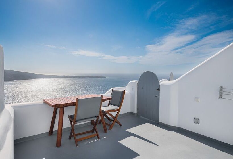 配有游泳池的小型套房, Maregio Suites