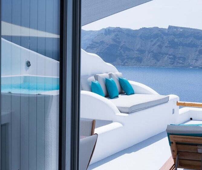 配有游泳池的小型套房, Maregio Suites