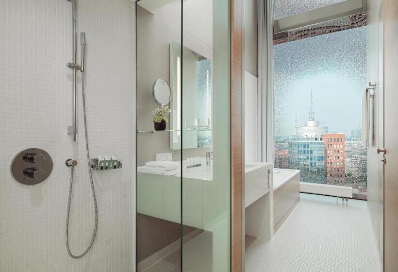 带大床的小型套房, The Westin Hamburg